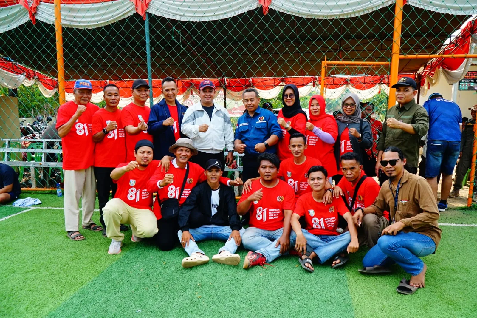 Tim Panitia Mini Soccer PWI Banyuasin  foto dengan Bupati Banyuasin-Dr.H.Askolani Jasi, SH, MH